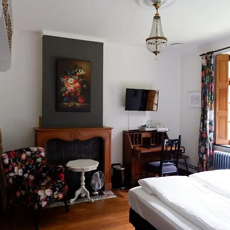 Het Domherenhuis B&b, Restaurant Calice ベッド・アンド・ブレックファスト *